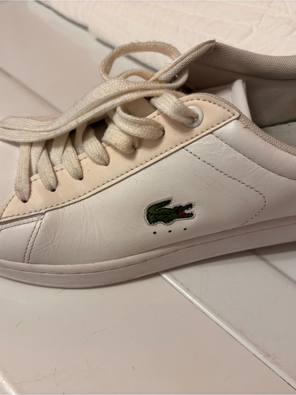 Lacoste White Leather Low-Top Sneakers with Green Crocodile